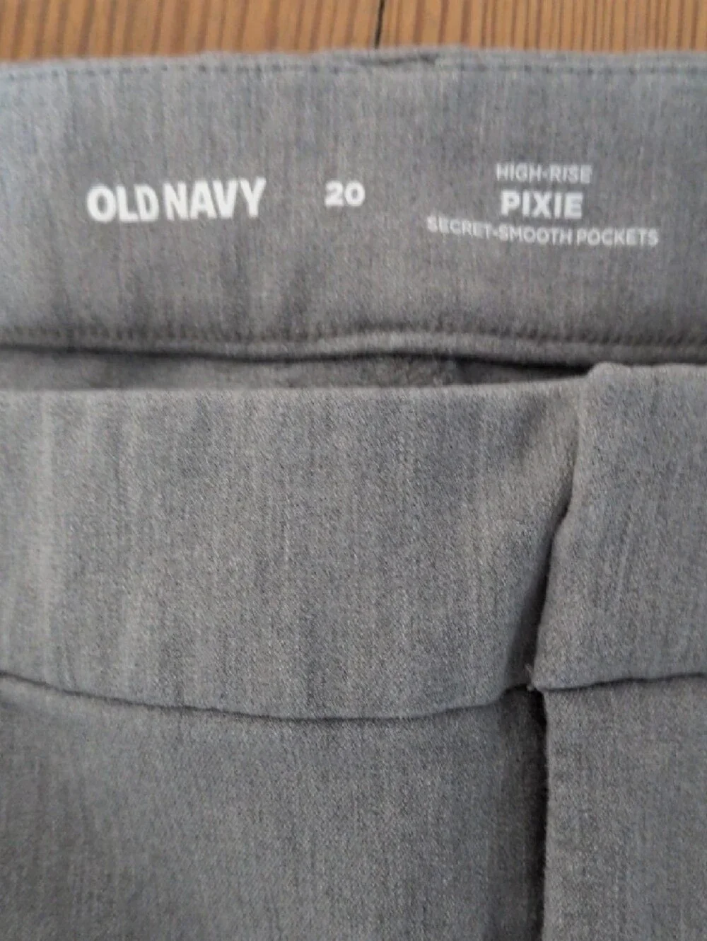 Old Navy Light Gray Women's Slim Straight Trousers - Picture 2 of 3